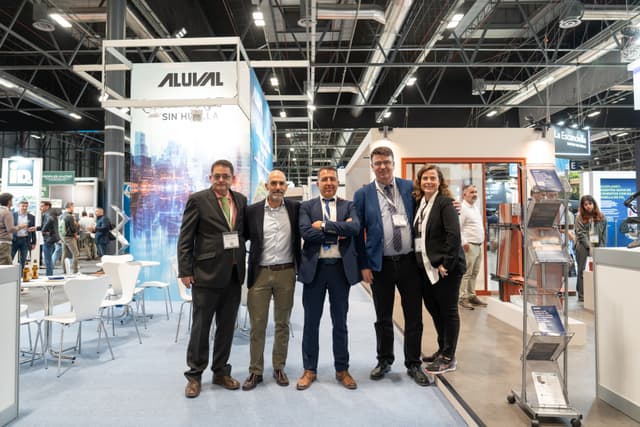 ALUVAL PRESENTA SU NUEVA LINEA MINIMALISTA EN REBUILD 2024 