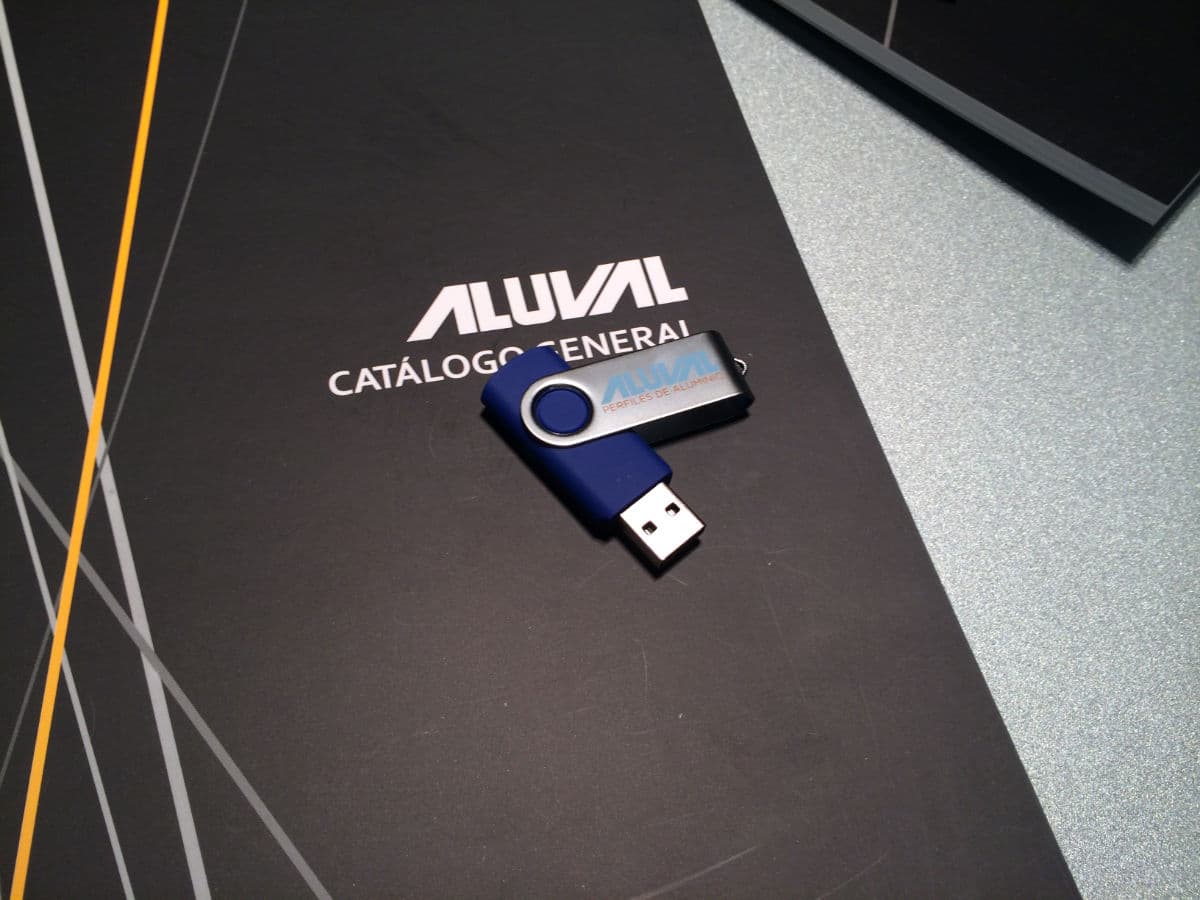 ALUVAL PRESENTA SU NUEVO CATÁLOGO 2013-2014 